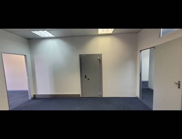 585M² OFFICE TO LET IN NELSPRUIT CENTRAL